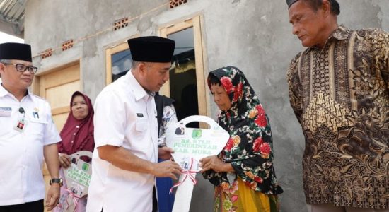 Apriyadi Salurkan Bantuan untuk Warga Tanah Abang