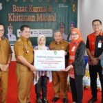 HUT Ke-18 Kelurahan Kedondong Raye, Bupati Askolani dan Nabila Askolani Buka Bazar Kurma serta Khitan Massal
