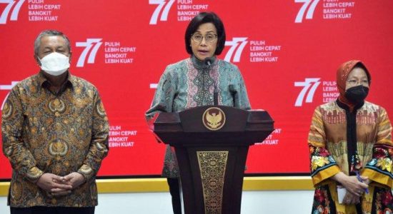 Pemerintah Siapkan 3 Bantalan Sosial Bentuk Pengalihan Subsidi BBM