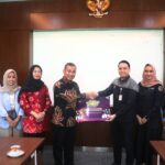 Penyerahan Beasiswa Generasi Berkah Bank Mega Syariah di UIN Raden Fatah Palembang
