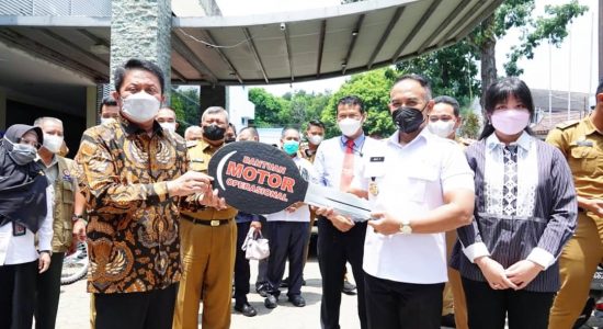 bnn Perangi Narkoba, Herman Deru Bantu Puluhan Kendaraan Operasional ke BNN Sumsel