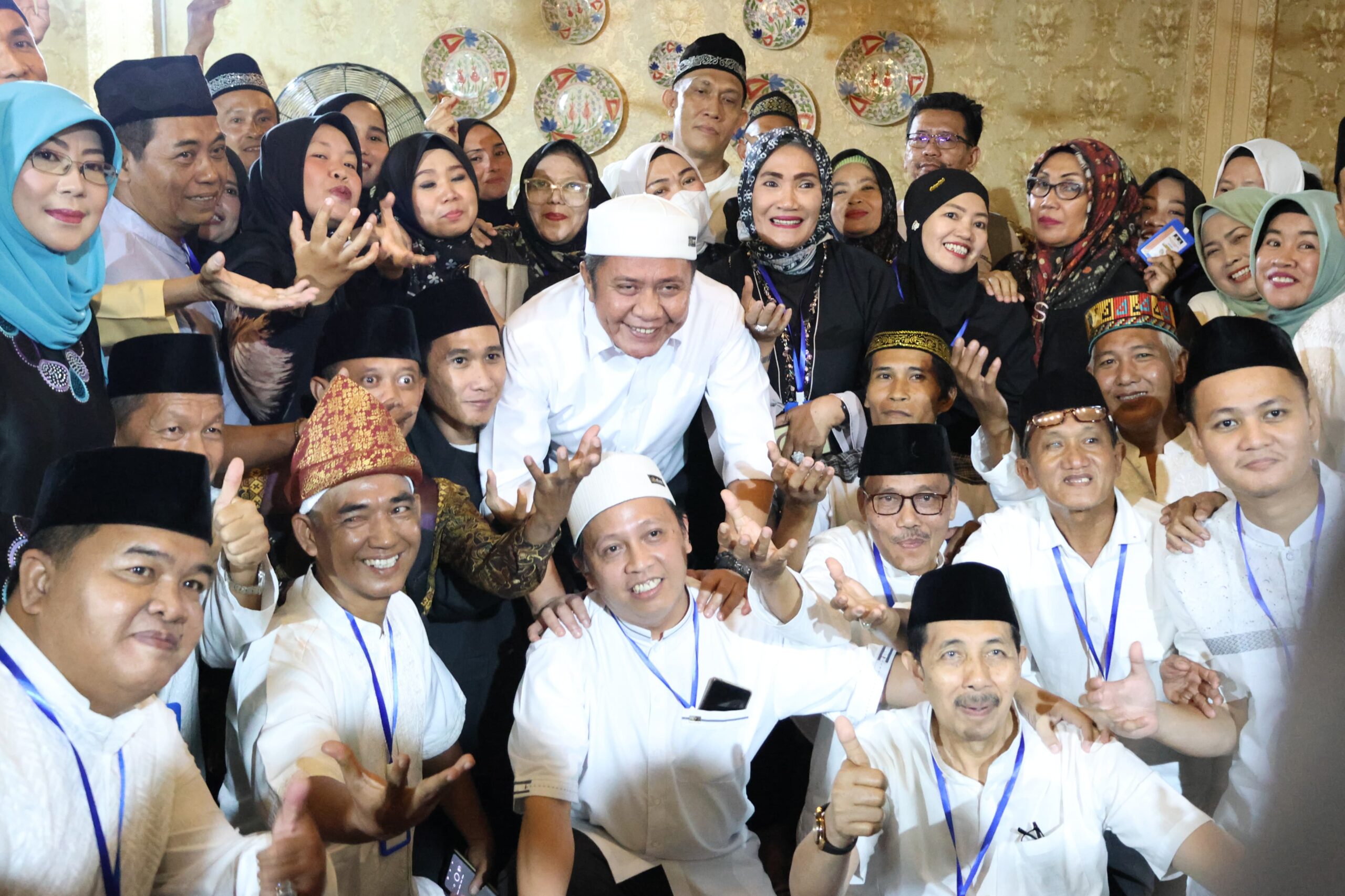 Pererat Silaturahmi, Gubernur Herman Deru Buka Puasa Bersama 300 Orang Tim HDCU