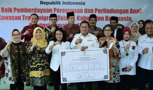 Askolani Tandatangani Pakta Integritas Pencegahan Perkawinan Anak Bersama Menteri PPPA-RI