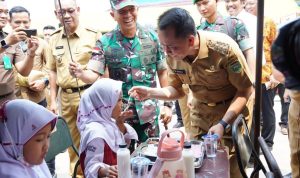 Kunjungi Dapur Masuk Sekolah, Agus Fatoni Dorong Penanganan Stunting di Sumsel