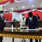 Gubernur Bersama Ketua DPRD Sumsel Tandatangani Pembentukan CDP Kab. Kikim Area