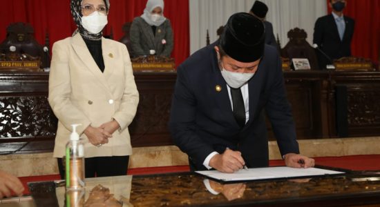 Legislatif Ketuk Palu Setujui Dua Raperda Usulan Pemprov Sumsel