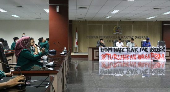 Terima Aspirasi Aksi Mahasiswa, DPRD Kota Bogor Akan Teruskan ke DPR-RI