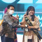 Komitmen Kembangkan Literasi, Duta Literasi Sumsel Dianugerahi Penghargaan Perpusnas