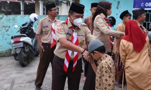 Kwarcab Pramuka Bagikan Sembako, Edison : Ramadhan Momen Sebarkan Kebaikan