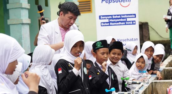 Santri Ponpes Sultan Mahmud Badaruddin Dapat Edukasi Kesehatan Gigi dan Mulut dari Pepsodent