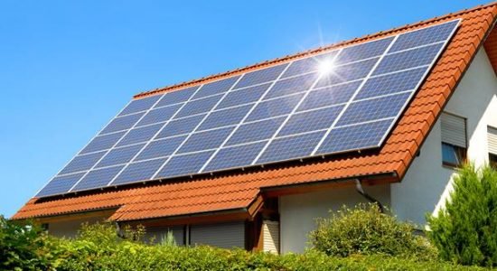 energi-terbarukan Realisasi Investasi Sektor EBTKE 2021 Hanya Mencapai 74 Persen dari Target