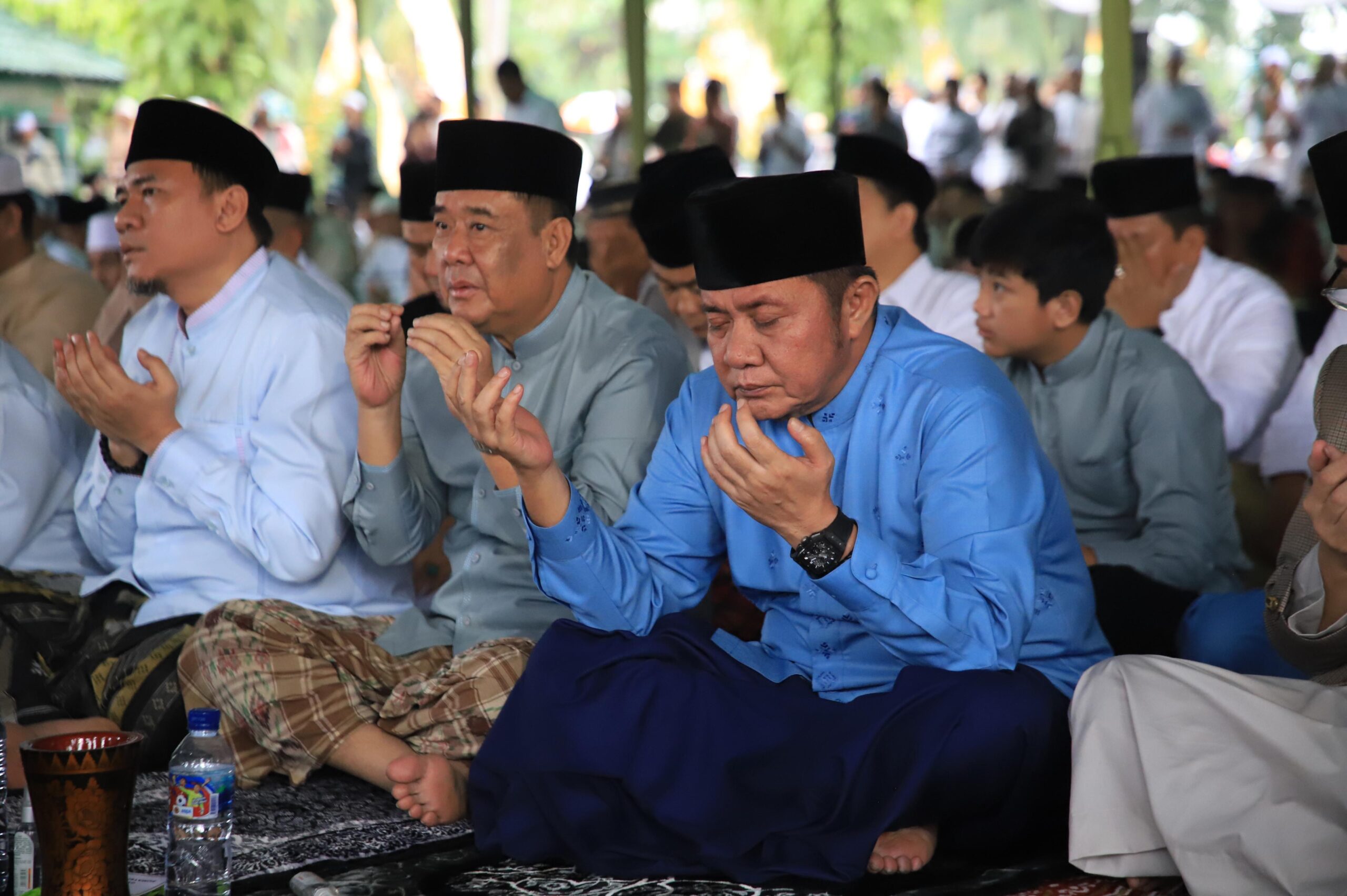 Gubernur Herman Deru Bersama Ribuan Jamaah Se Kota Palembang Sholat Idul Fitri di Masjid Agung