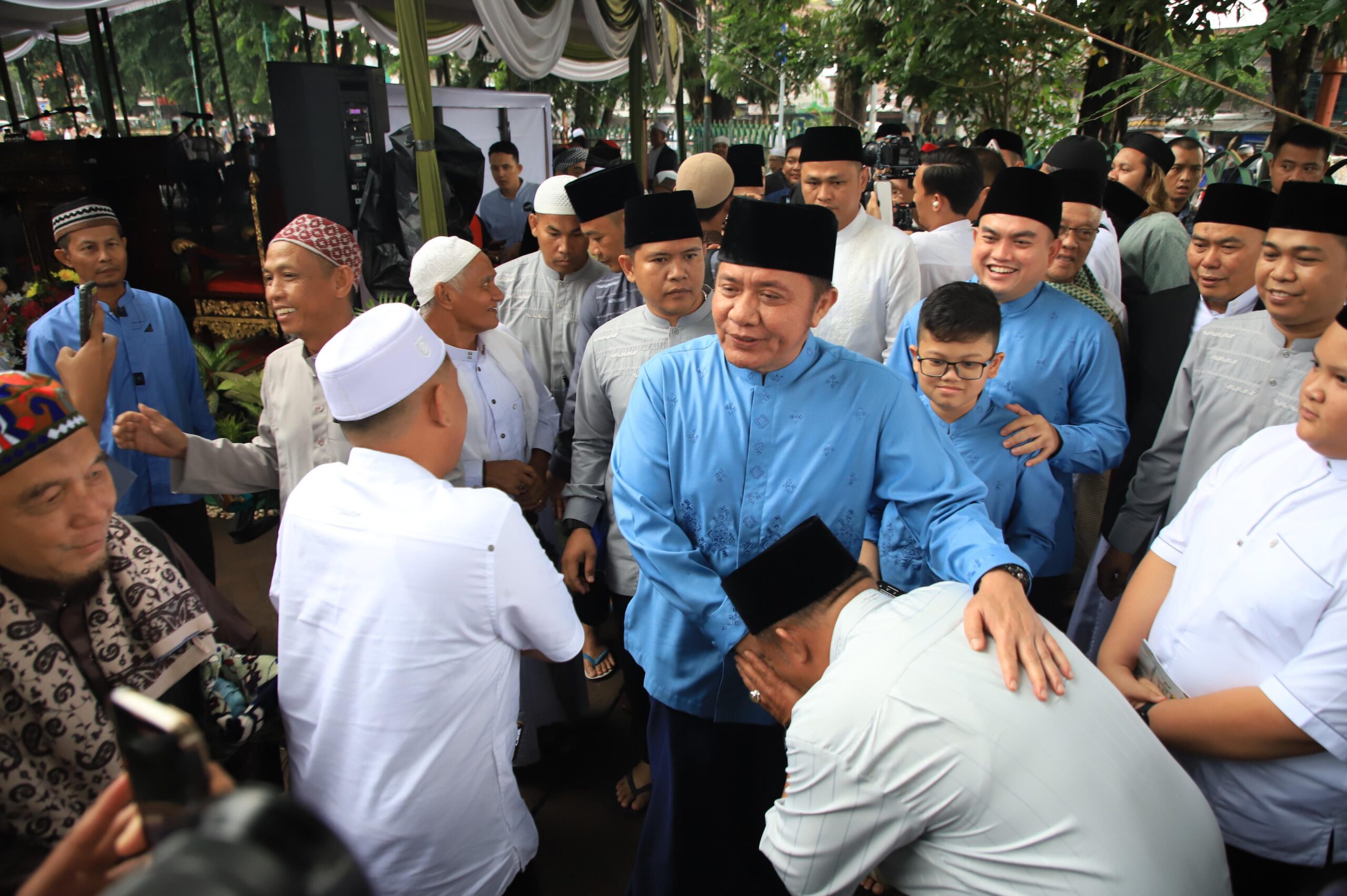Gubernur Herman Deru Bersama Ribuan Jamaah Se Kota Palembang Sholat Idul Fitri di Masjid Agung