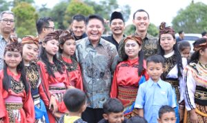 Gubernur Herman Deru Resmikan Kantor Desa Kerta Mukti Dibangun Secara Swadaya oleh Masyarakat