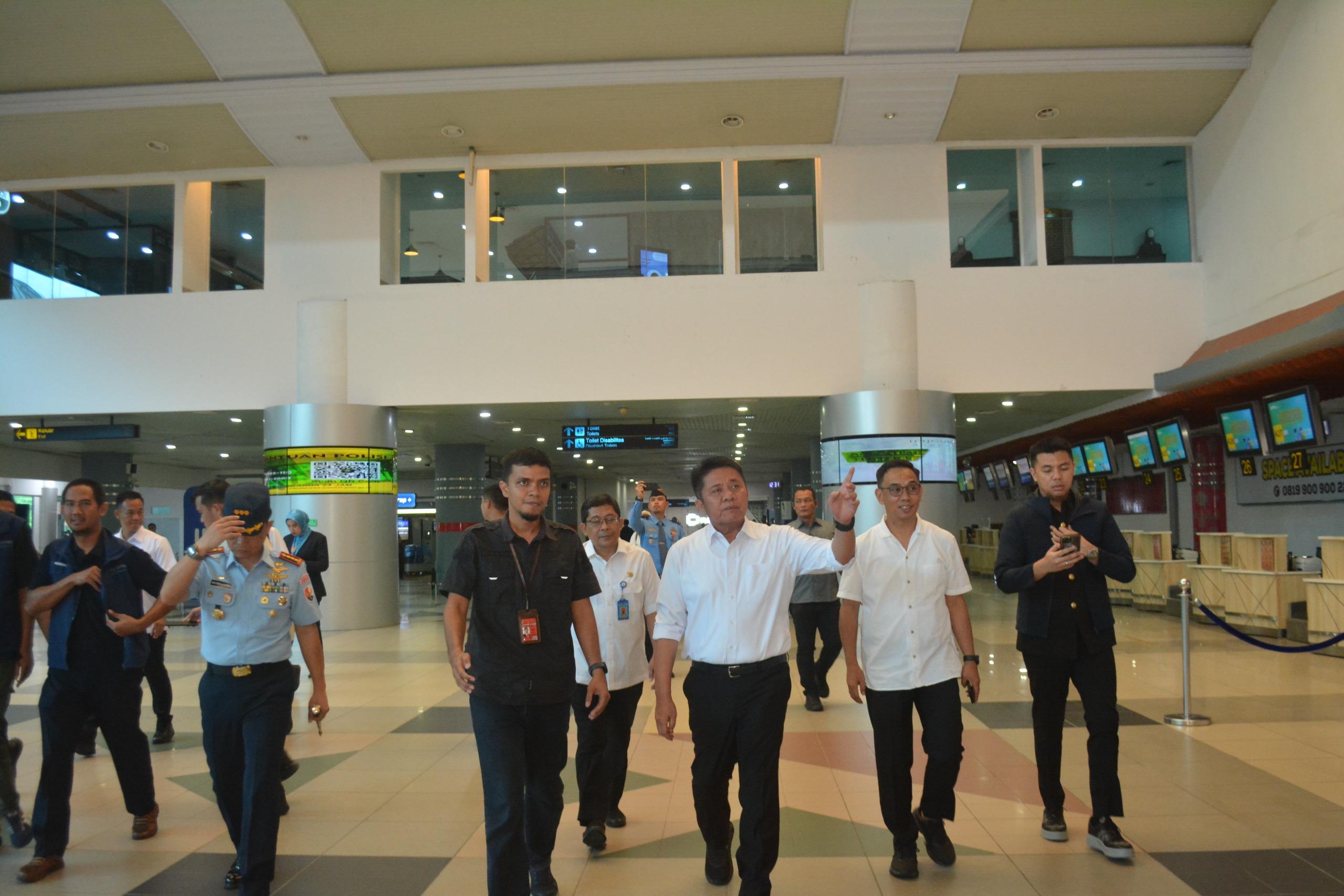 Tinjau Bandara SMB II Palembang, Gubernur Herman Deru Lobi Pimpinan Lion Group Agar Segera Buka Rute Penerbangan Internasional Tinjau Bandara SMB II Palembang, Gubernur Herman Deru Lobi Pimpinan Lion Group Agar Segera Buka Rute Penerbangan Internasional