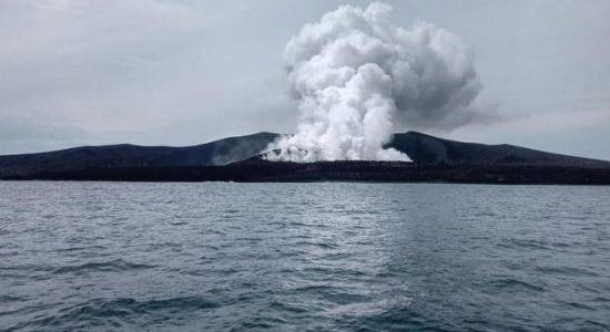 Setelah 9 Kali Erupsi, Gunung Anak Krakatau Masih Berpotensi Erupsi Susulan