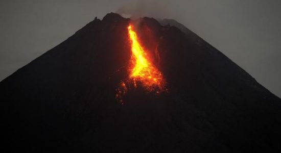 Merapi Siaga ! Luncurkan 10 Kali Lava Pijar Sejauh 1700 Meter