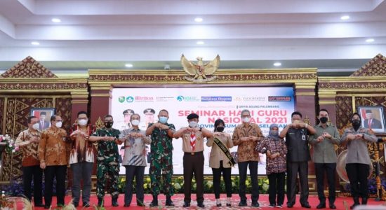 hari guru Herman Deru : Kita Jangan Lupakan Jasa Para Guru