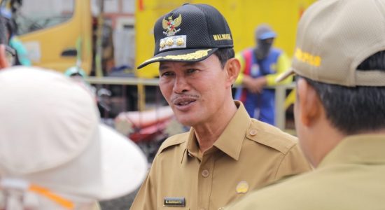 Pemkot Palembang Segera Tangani Semrawut Kabel Fiber Optik Pemkot Palembang Segera Tangani Semrawut Kabel Fiber Optik