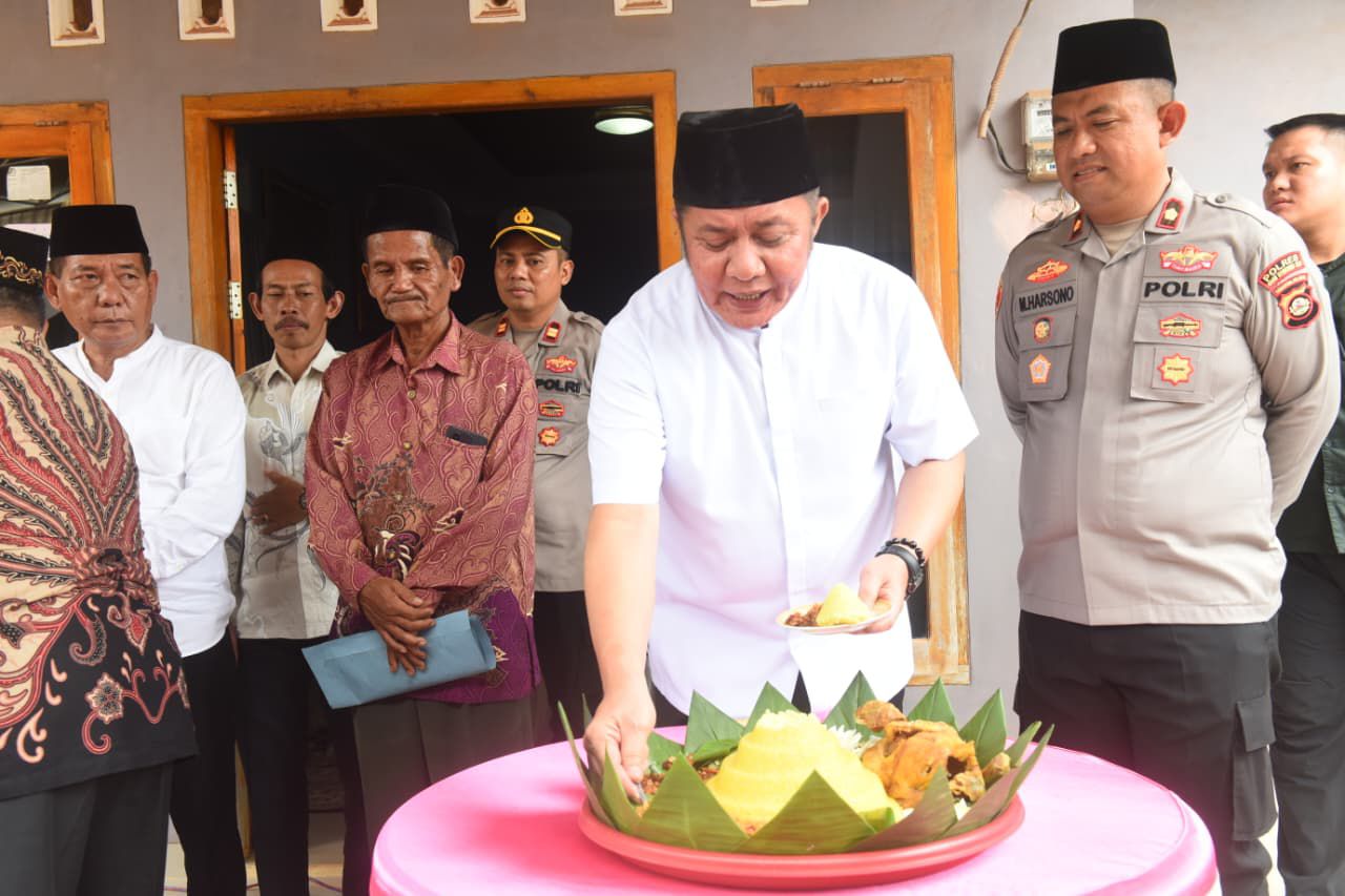 Herman Deru Ajak Masyarakat Desa Gading Raja OKI Jadikan Maulid Nabi sebagai Momentum Meneladani Rasulullah