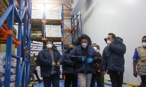 Deru Tinjau Ketersediaan Stok Daging Beku Dikomplek Pergudangan PT Sriwijaya Mas