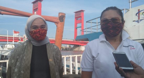 Jialyka Maharani gandeng Dharma Wanita Kemensos RI bagikan PKH di Ogan Ilir