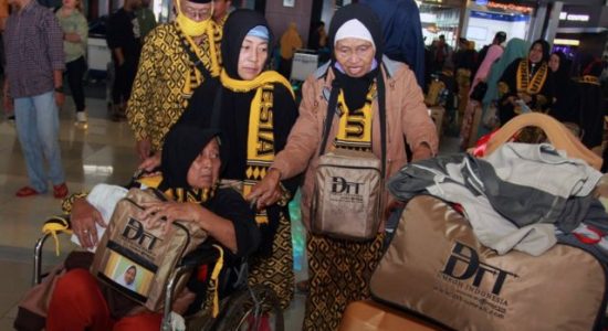 Buka Tutup Pintu Keberangkatan, Kemenag Kembali Hentikan Penerbangan Jamaah Umrah