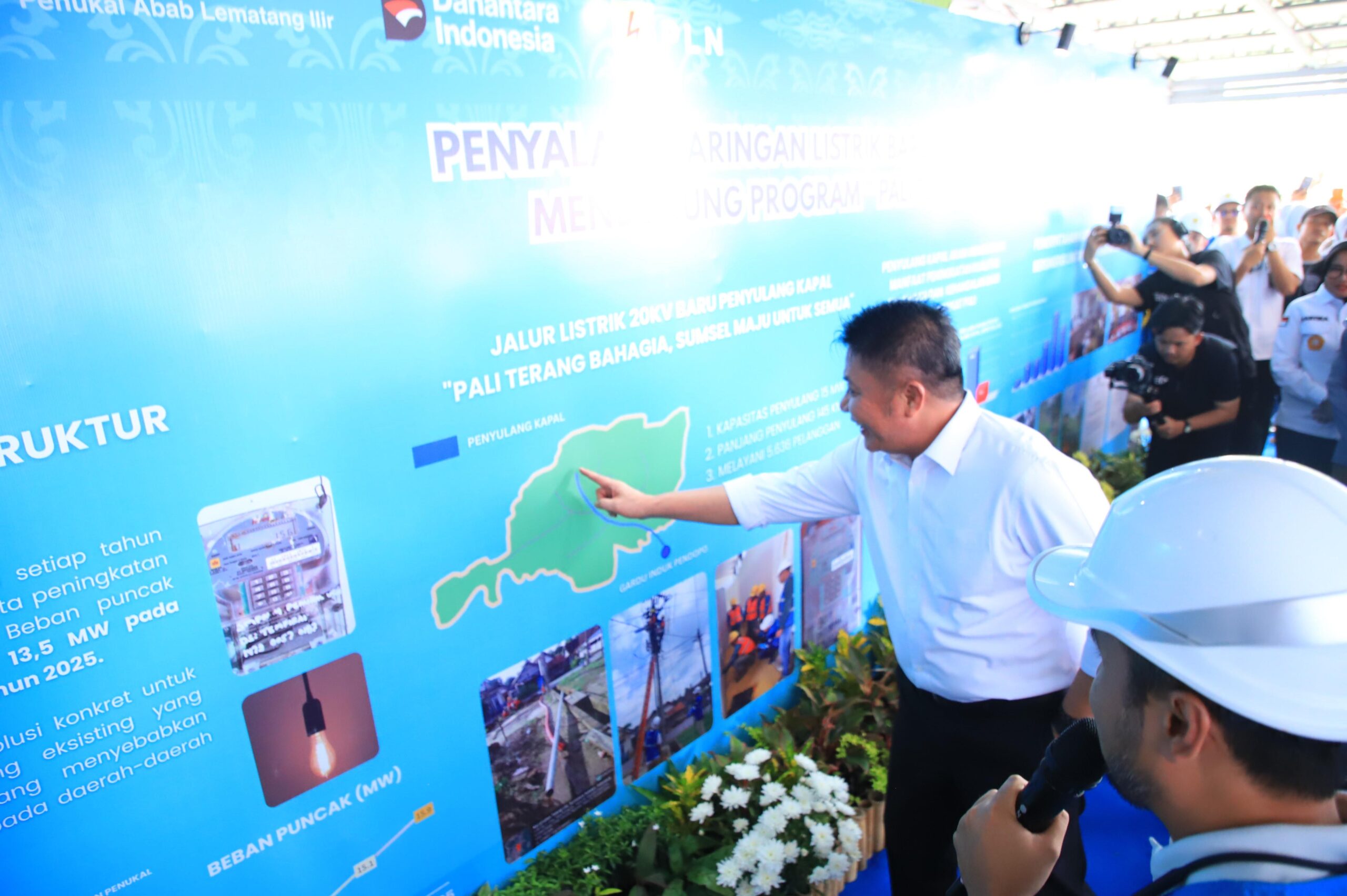 Pemprov Sumsel dan PLN Tuntaskan Harapan Warga PALI Akan Listrik Stabil Melalui Jaringan Baru Penyulang Kapal