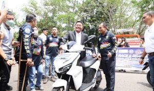 Herman Deru Kampanyekan Penggunaan Kendaraan Listrik 