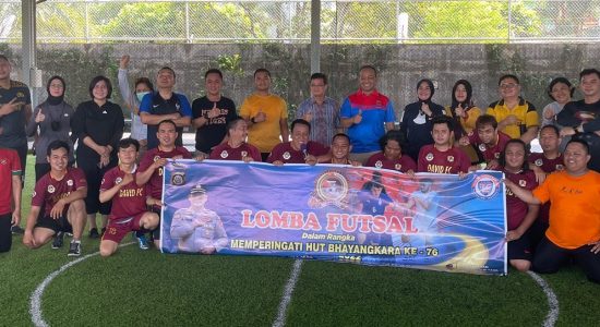 HUT Bhayangkara ke-76, Kapoltabes Palembang Ajak Jurnalis Deskjob Kriminal Tanding Futsal
