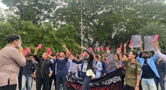 kartu-merah-untuk-gubernur-sumsel Pemuda Republik Indonesia Beri Kartu Merah untuk Gubernur Sumatera Selatan