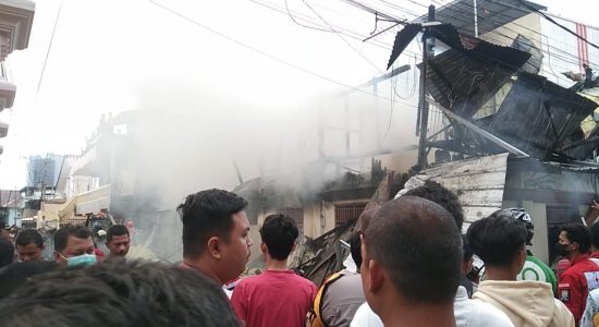 Rumah Pedagang Gorden Terbakar, 6 Unit Mobil Damkar Diturunkan