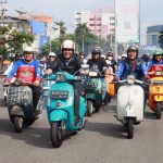 Herman Deru Keliling Palembang Bareng Komunitas Vespa Sumsel