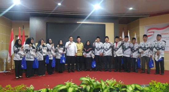 Hadir di KONKERKAB II PGRI BANYUASIN, Askolani Singgung Tenaga Honorer dan PPPK