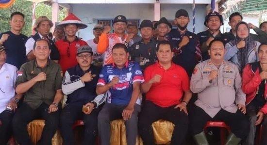 kunjungan-bupati-banyuasin Program GERTAS Berhasil, Bupati Banyuasin Borong Sayur-Mayur Desa Saleh Agung