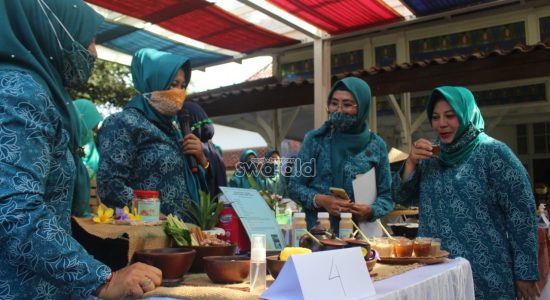 lomba mLomba Minuman Tradisional, dari Meningkatkan Imunitas Hingga Nilai Tambah Ekonomiembuat minuman tradisional dari tim penggerak PKK kota Palembang Lomba Minuman Tradisional, dari Meningkatkan Imunitas Hingga Nilai Tambah Ekonomi