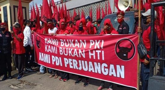 Datangi Mapolda Sumsel, Minta Usut Pembakaran Bendera Partai PDI Perjuangan