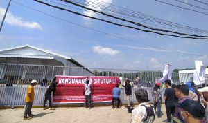 Diduga Menyalahi Perda, Massa "Segel" PT. Sariguna Prima Tirta. Tbk