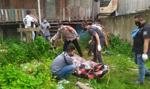 Gempar ! Warga Temukan Mayat Tukang Becak Membusuk di Kontrakan