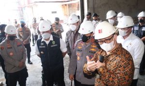 Deru Dampingi Kapolri Tinjau Produksi-Distribusi Minyak Goreng Curah di Banyuasin