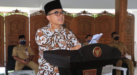 menpan-rb-azwar-anas Banyak Keluhan, Pemerintah Batal Hapus Tenaga Honorer ?