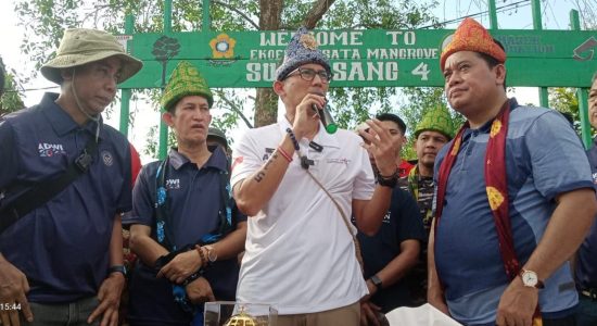 menparekraf-kunjungi-desa-sungsang-IV Masuk 75 Desa Terbaik 2023, Menparekraf Sandiaga Uno Kunjungi Desa Sungsang lV