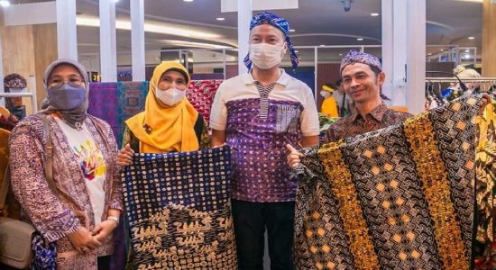 Menperin: Pakai Batik, Fashionable dan Kokohkan Perekonomian Nasional