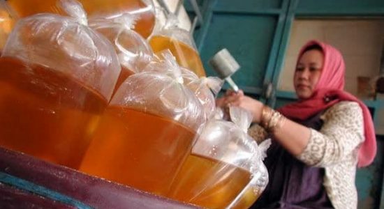 minyak-goreng-curah1 Pemerintah Cabut Larangan Penjualan Minyak Goreng Curah