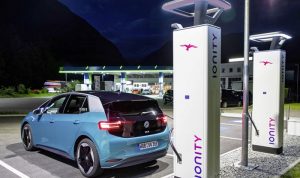 Presiden Intruksikan Mobil Listrik untuk Dinas, Kapasitas Produksi Masih Minim