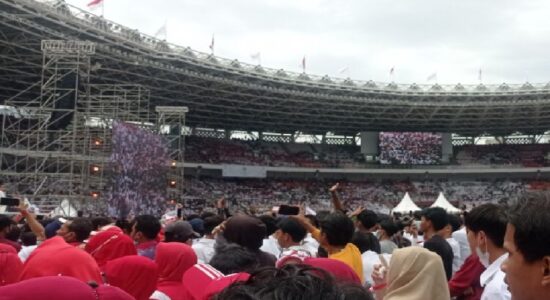 Nusantara Bersatu; Puluhan Ribu Relawan Jokowi Padati GBK