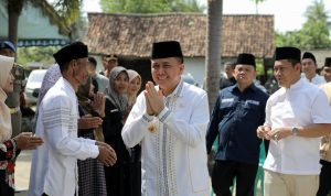 Hadiri Nuzulul Qur’an di OKU Timur, Pj Gubernur Agus Fatoni Bagikan Ratusan Paket Sembako