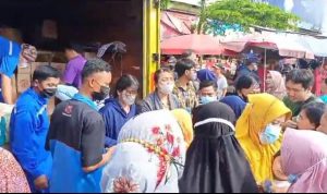 Operasi Pasar Murah di 10 Ulu, Warga Antusias Berburu Kebutuhan Pokok