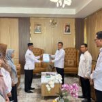 Panitia Serahkan Dokumen Bakal Calon Rektor Periode 2025-2029 ke Plt. Rektor UIN Raden Fatah Palembang