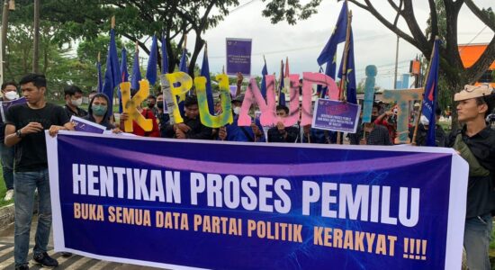 partai-prima-unjuk-rasa-di-kantor-kpu Tuntut Transparansi Data, DPW Partai PRIMA Sumsel Unjuk Rasa di Kantor KPU